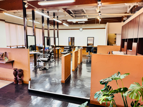 岐阜県可児市　美容院レヴィシェール